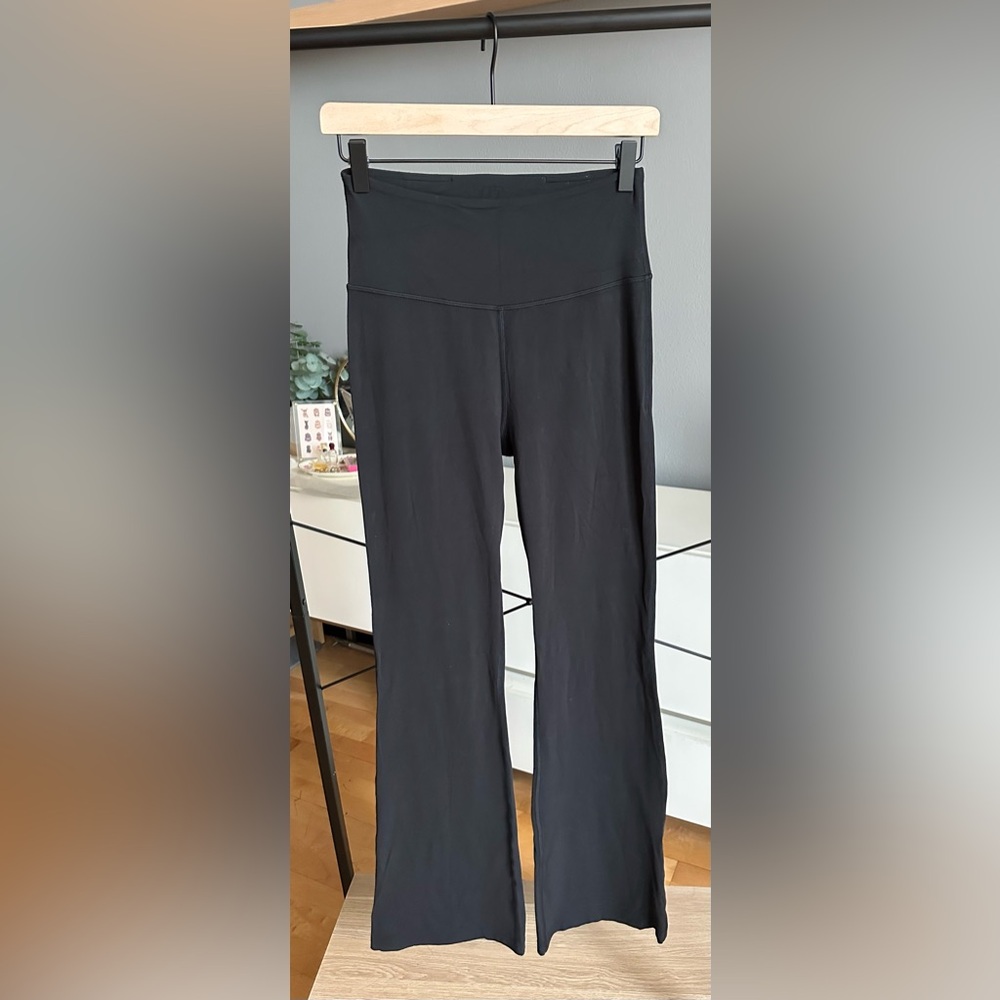 Lululemon Groove Super High Rise Nulu Black